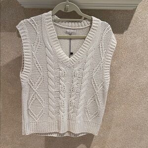 BE COOL White V-Neck Cable Knit Sweater Vest